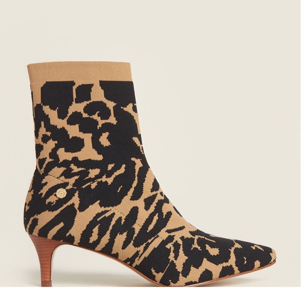 LOUISE ET CIE
Natural Leopard Knit Sock Booties